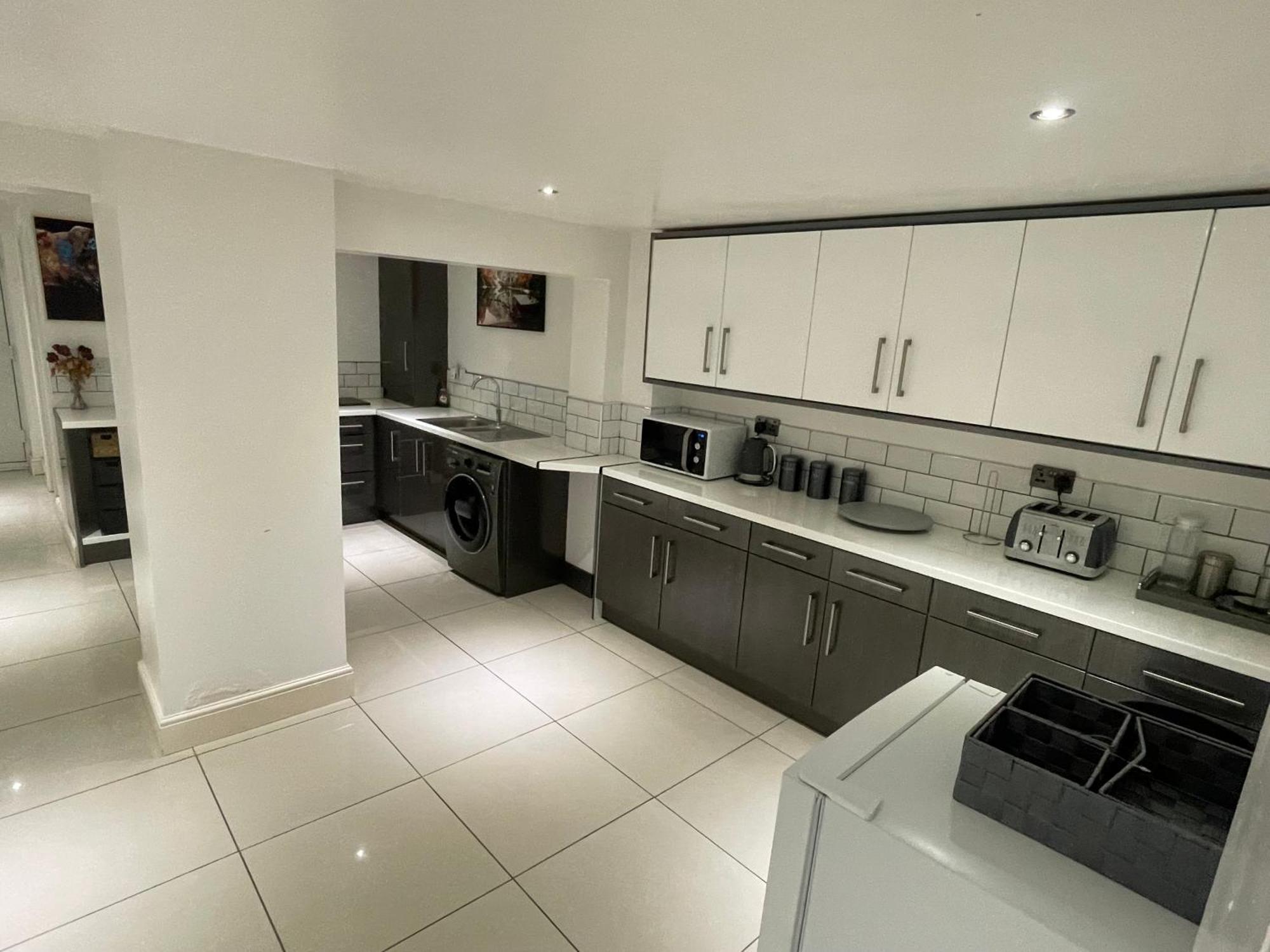 Welcome Rooms 54 Swindon Exterior photo